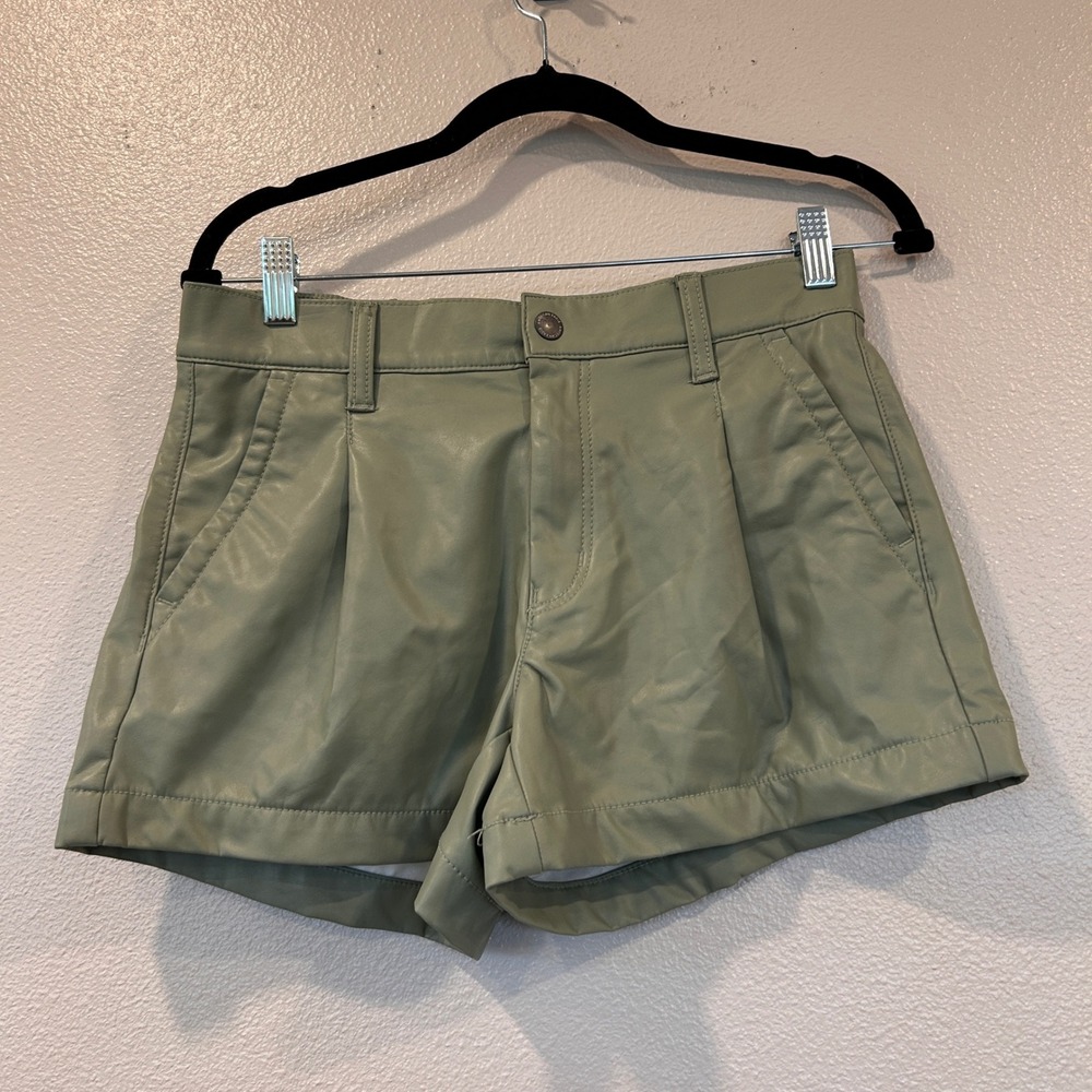 American Eagle Sage Green Faux Leather High Rise Trouser Shorts Size 2 Stretch